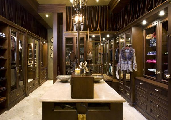 三房改造的奢华衣帽间