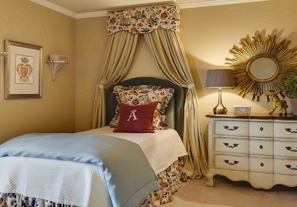 卧室风水之床不宜对镜子