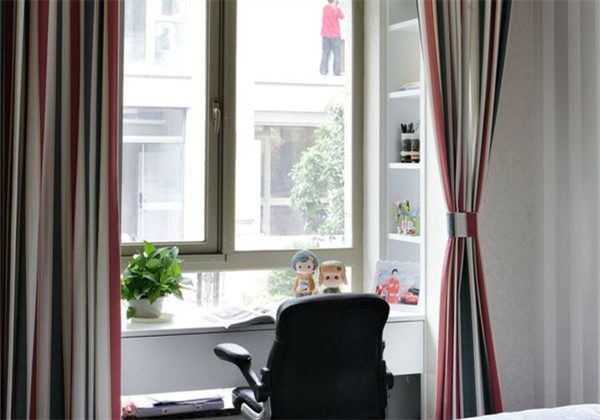 直接利用儿童房飘窗改造