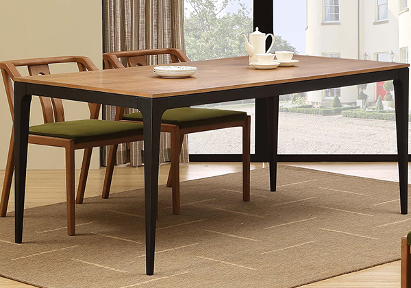 生活哲学餐桌椅的造型