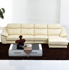 米黄色真皮沙发