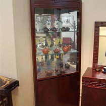 爱绿居品牌中式榆木边柜,高贵优雅的玻璃门角柜,型号HLZY*20073jg
