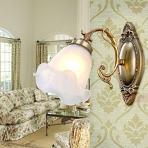 清禄QL3022-1欧式卧室壁灯,古铜色底盘铁艺电镀精工打造,磨砂玻璃灯罩大方美观