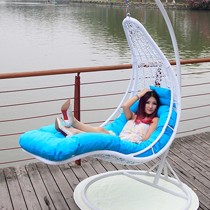 依你家居6096唯美田园风悬挂式吊椅,弯月形休闲藤制吊篮椅