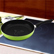 苹果绿无油烟不粘煎锅,爱仕达铝合金平底锅,高强度复合底不粘锅