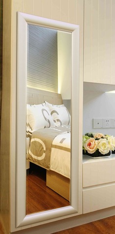 浅香槟悬挂穿衣镜