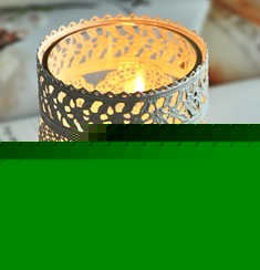 白色雪花镂空铁艺烛台