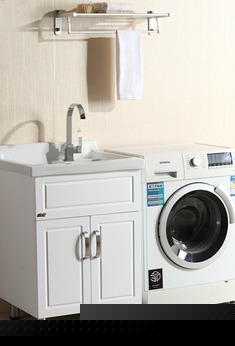 白色陶瓷洗衣池