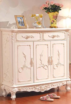 象牙白三门雕花鞋柜