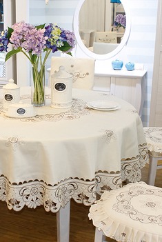 镂空贡缎面料台布