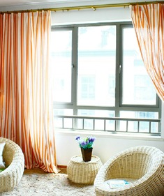 橙色清雅条纹窗帘