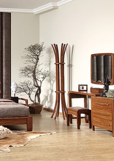 全楠木创意衣帽架