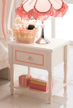 粉色公主储物床头柜