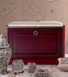 樱桃红实木带翻斗换鞋凳