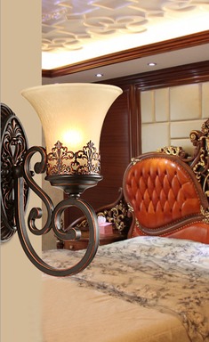 磨砂玻璃雕花壁灯