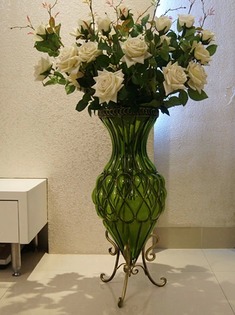 铁艺三脚底座花瓶