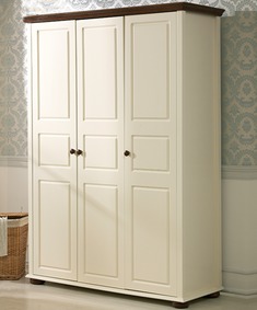 平开式三门实木大衣柜