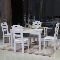 纯白色方形橡木餐桌