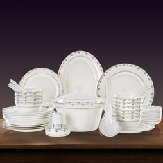 黄金镶边骨瓷餐具套装