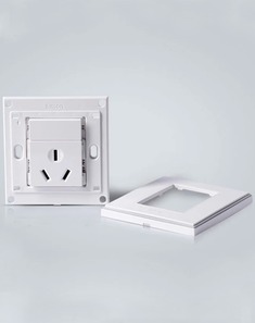 安全耐用86型三孔插座