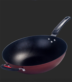 加大受热接触面设计炒菜锅