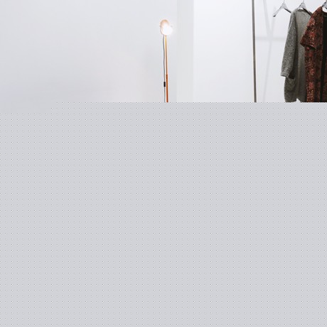 丹麦依诺维坤小户型细格纹布艺沙发床，多功能迷你简约可折叠双人床