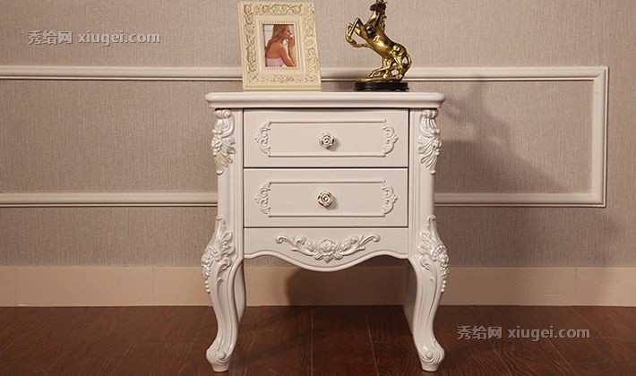 象牙白优雅时尚床边柜，型号: 684欧式风情雕花床头柜，简雅佳家居E1级环保抽屉柜