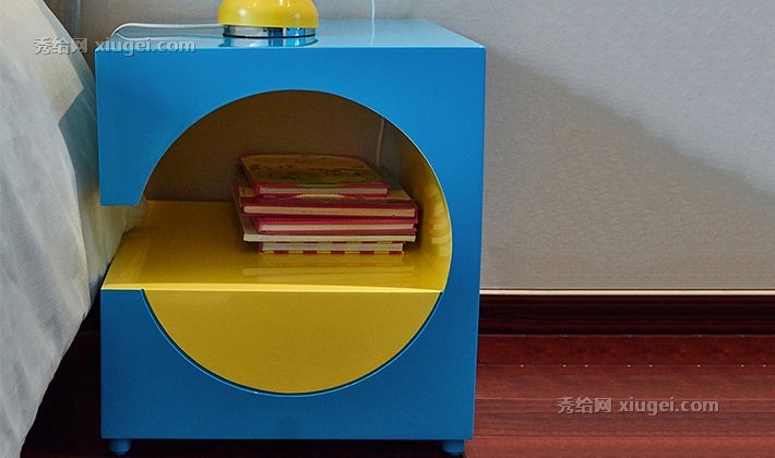 亭堂方形整装蓝色儿童房床头柜，DIY烤漆桦木无门储物床边灯桌