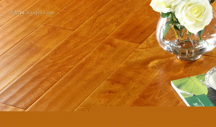 生活家DC006多层实木地板，桦木木材质地细密纹理自然，德国坚弗油漆色泽饱满