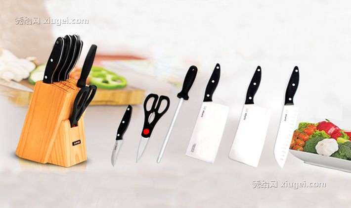 苏泊尔天然松木刀座，斜磨工艺不锈钢刀刃，指掌设计ABS刀柄T1309E