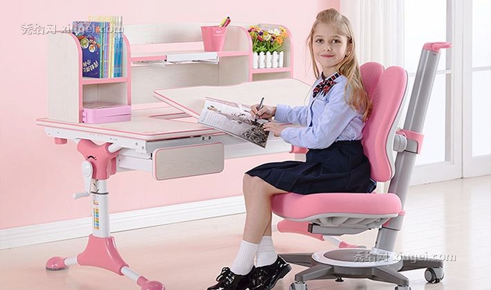 爱果乐可升降儿童书桌椅，提花布护脊柱儿童椅子，大圆角安全环保书桌