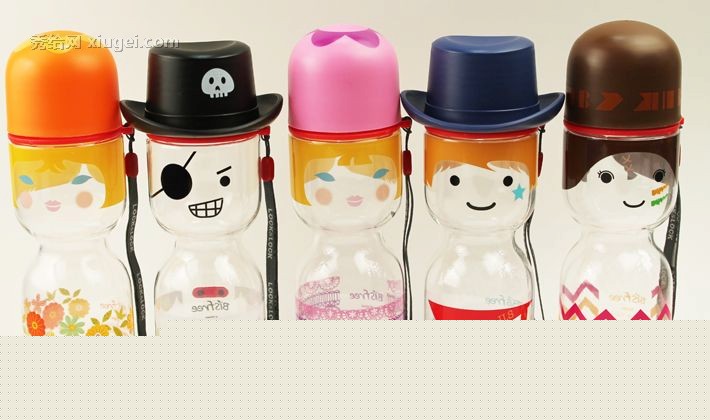 乐扣乐扣国家娃娃儿童水杯，有盖带提手塑料杯，便携式水壶，童真设计