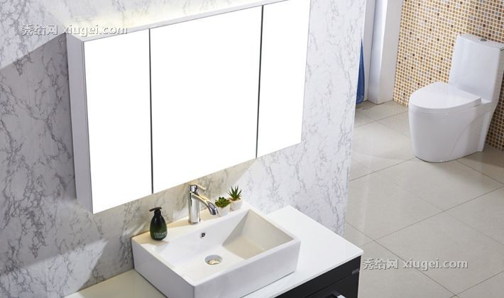 H913系列现代实木浴室柜，海克斯康镀银工艺置物柜，隐藏式灯槽设计时尚梦幻