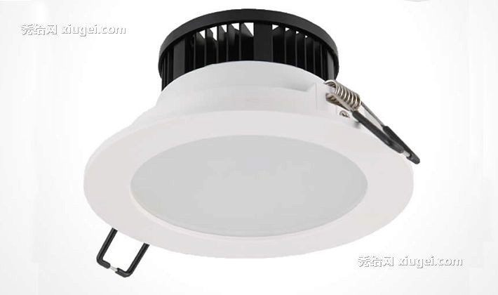 雷士卫生间防雾筒灯， 优质铝制型材l超薄led天花灯，型号：NLED9825