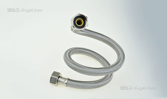 伟星银色圆口防爆软管，不锈钢编织4分软管，抗扭拉全铜螺母冷热水管