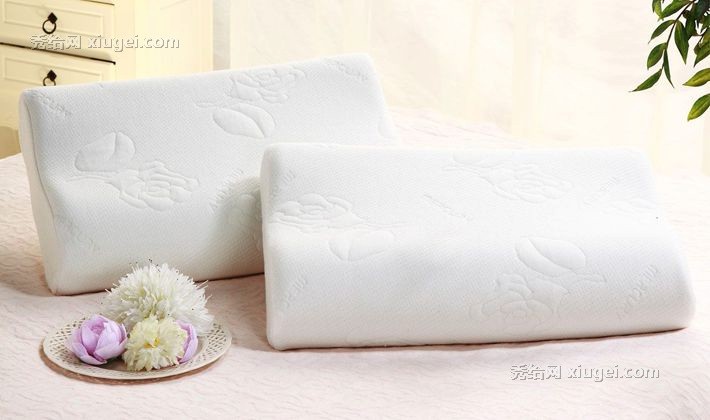 水星家纺记忆棉枕头，慢回弹护颈枕芯，绿茶清香脊椎枕头105719